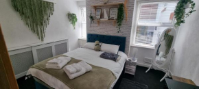 The Hideaway Seaside Charm in Southport